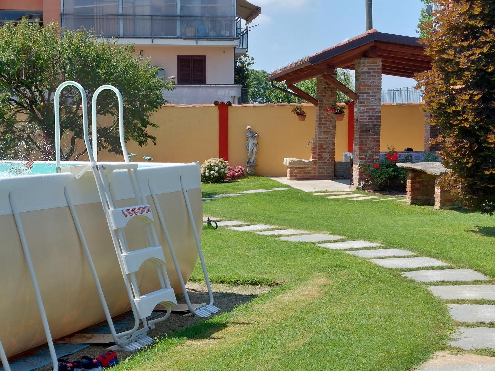 Bed and Breakfast Casa Del Grande Vecchio Airasca Esterno foto