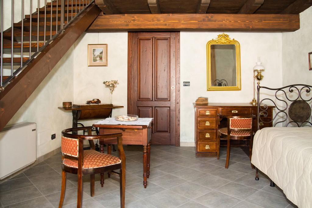 Bed and Breakfast Casa Del Grande Vecchio Airasca Camera foto
