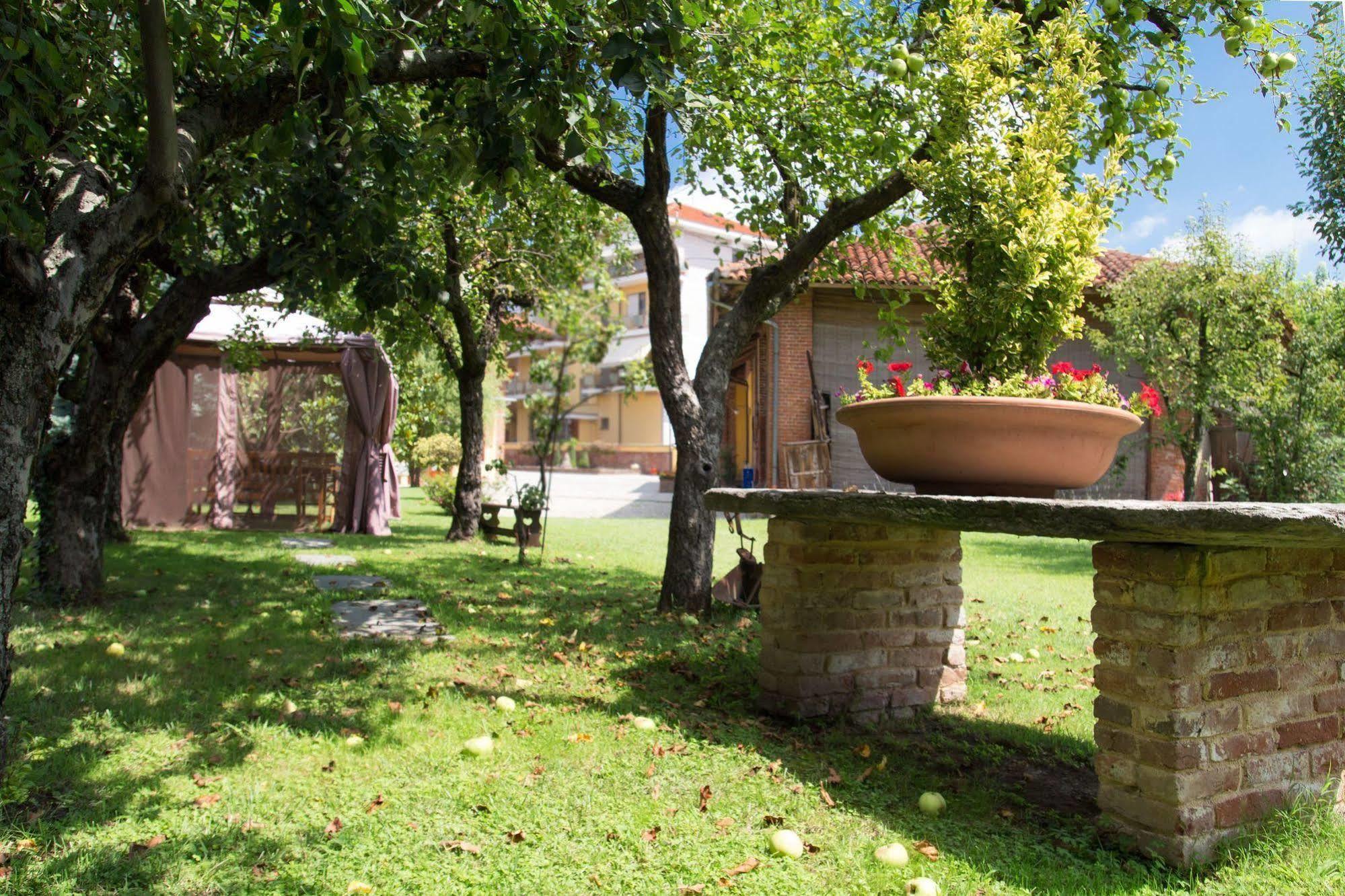 Bed and Breakfast Casa Del Grande Vecchio Airasca Esterno foto